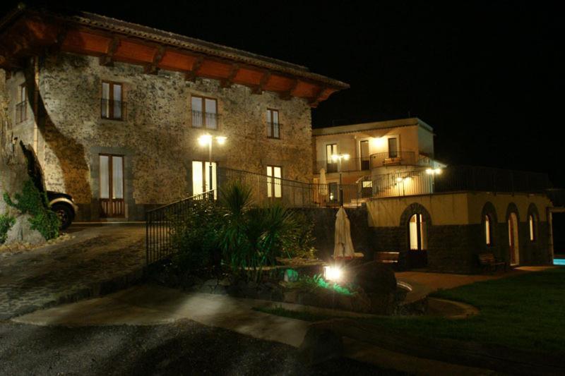 منزل الضيف زافيرانا إتنيا  في Antico Borgo Petralia المظهر الخارجي الصورة