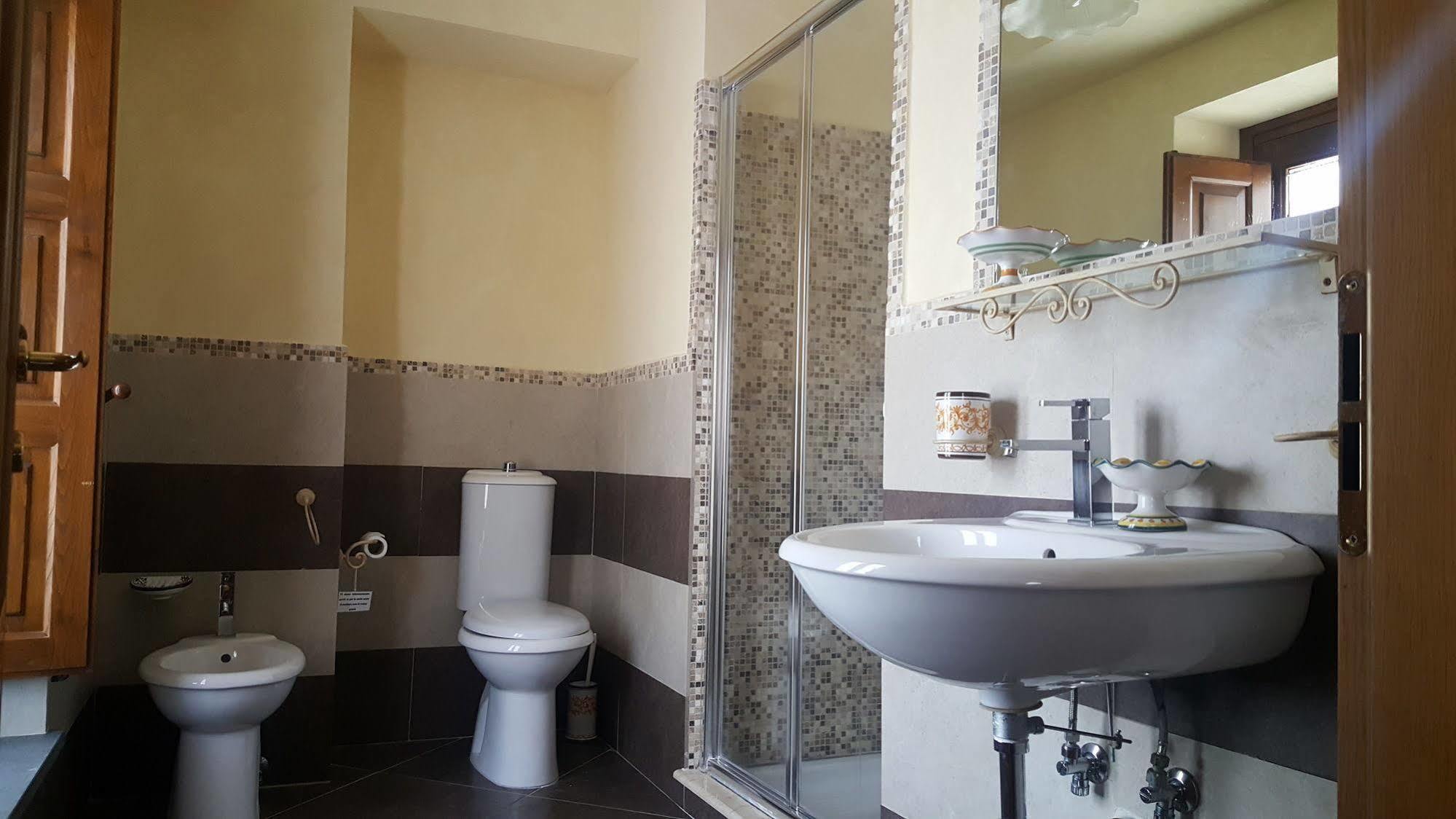 منزل الضيف زافيرانا إتنيا  في Antico Borgo Petralia المظهر الخارجي الصورة